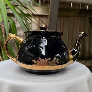 Black Teapot 4666 with Gold Color Floral Detail